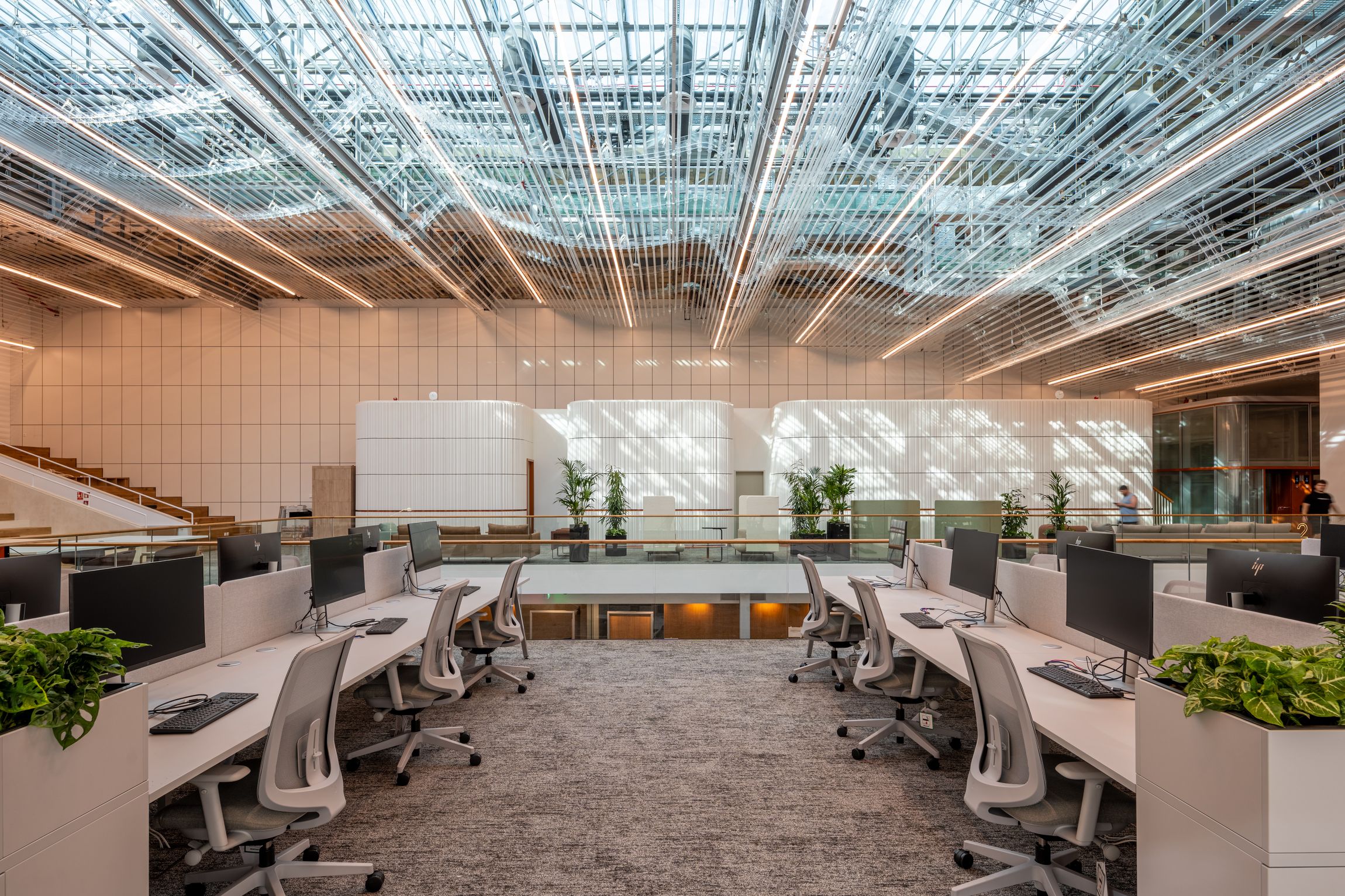 240 rtl hq
