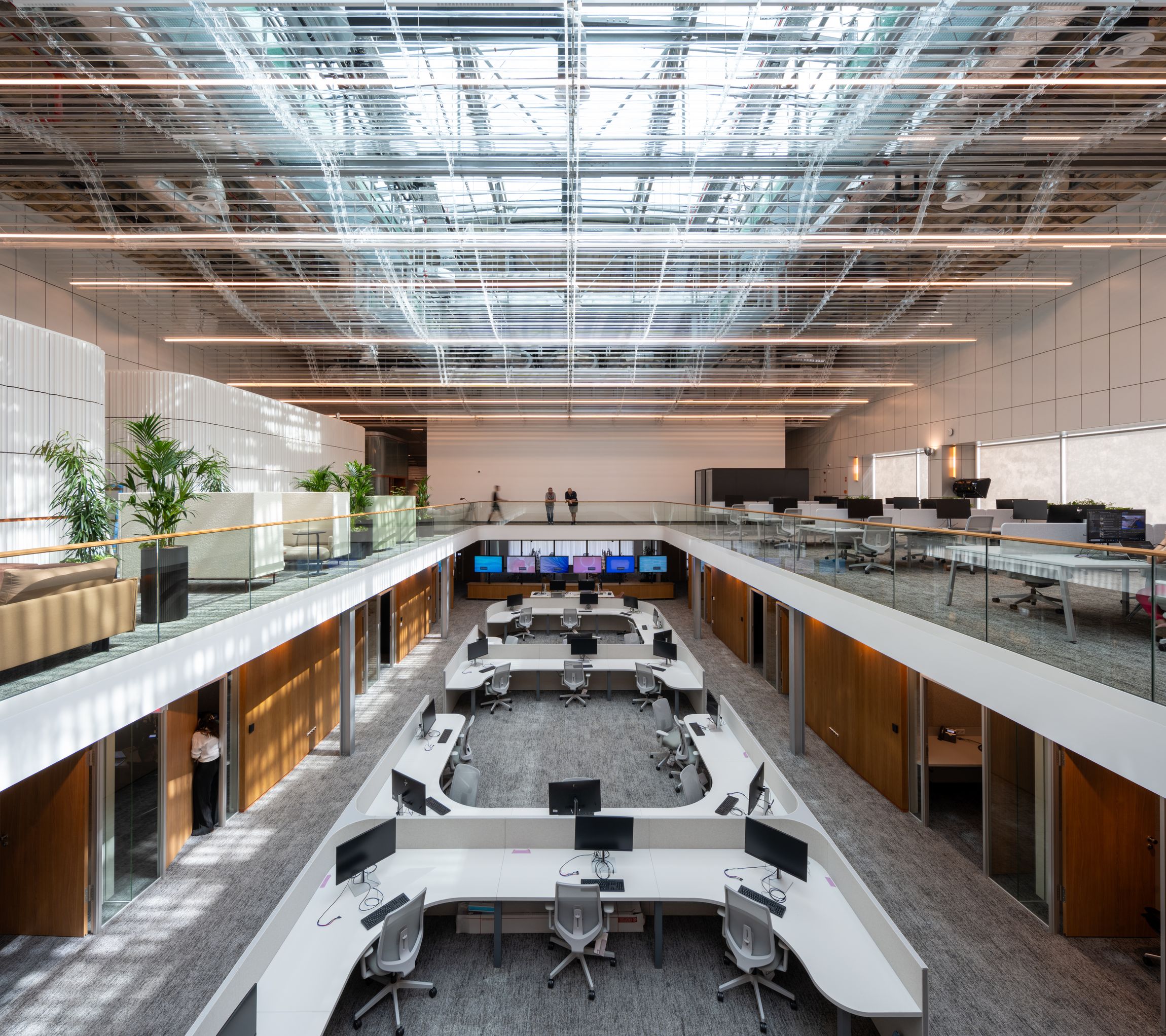 240 rtl hq
