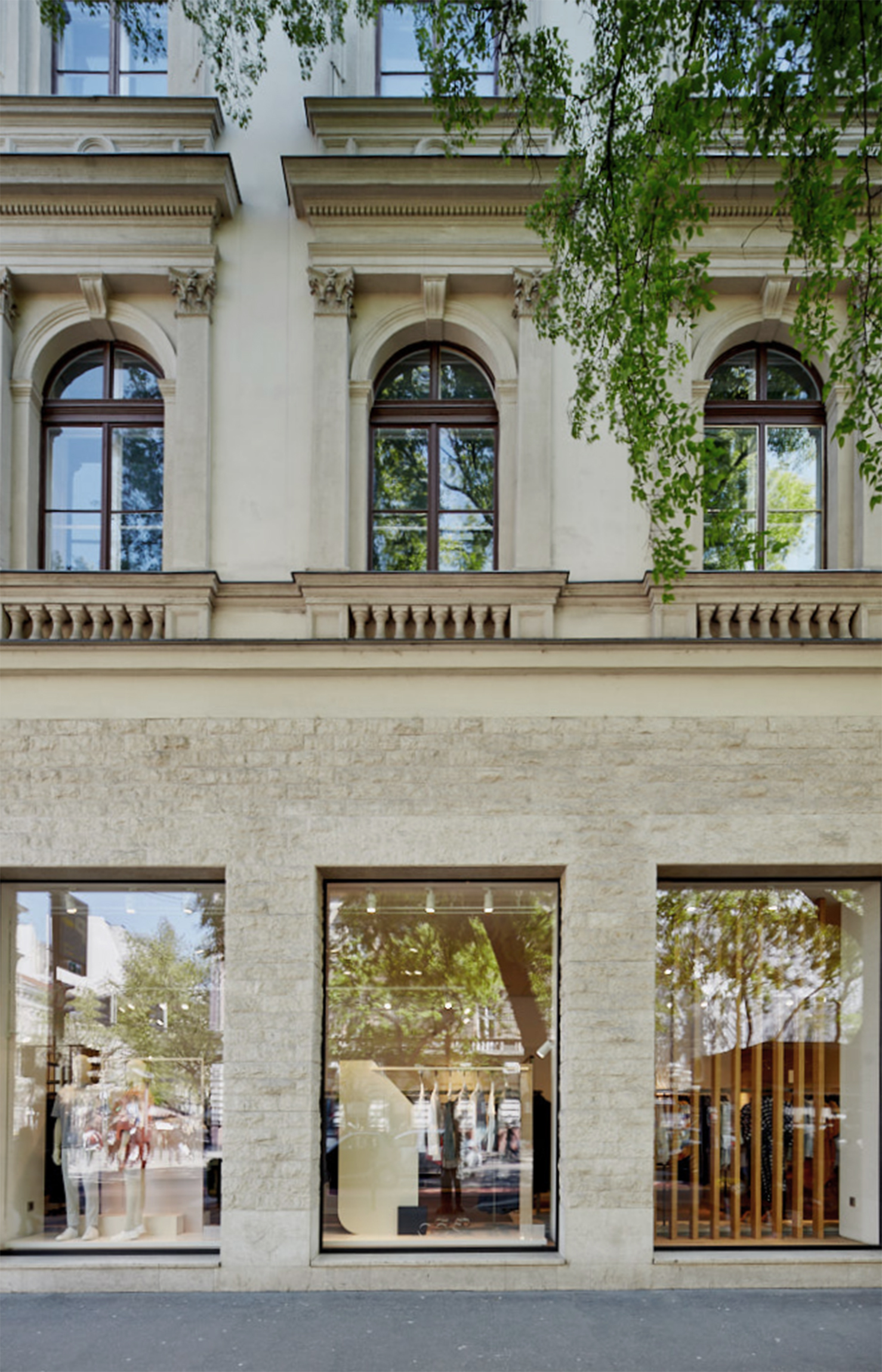 021 andrassy 33