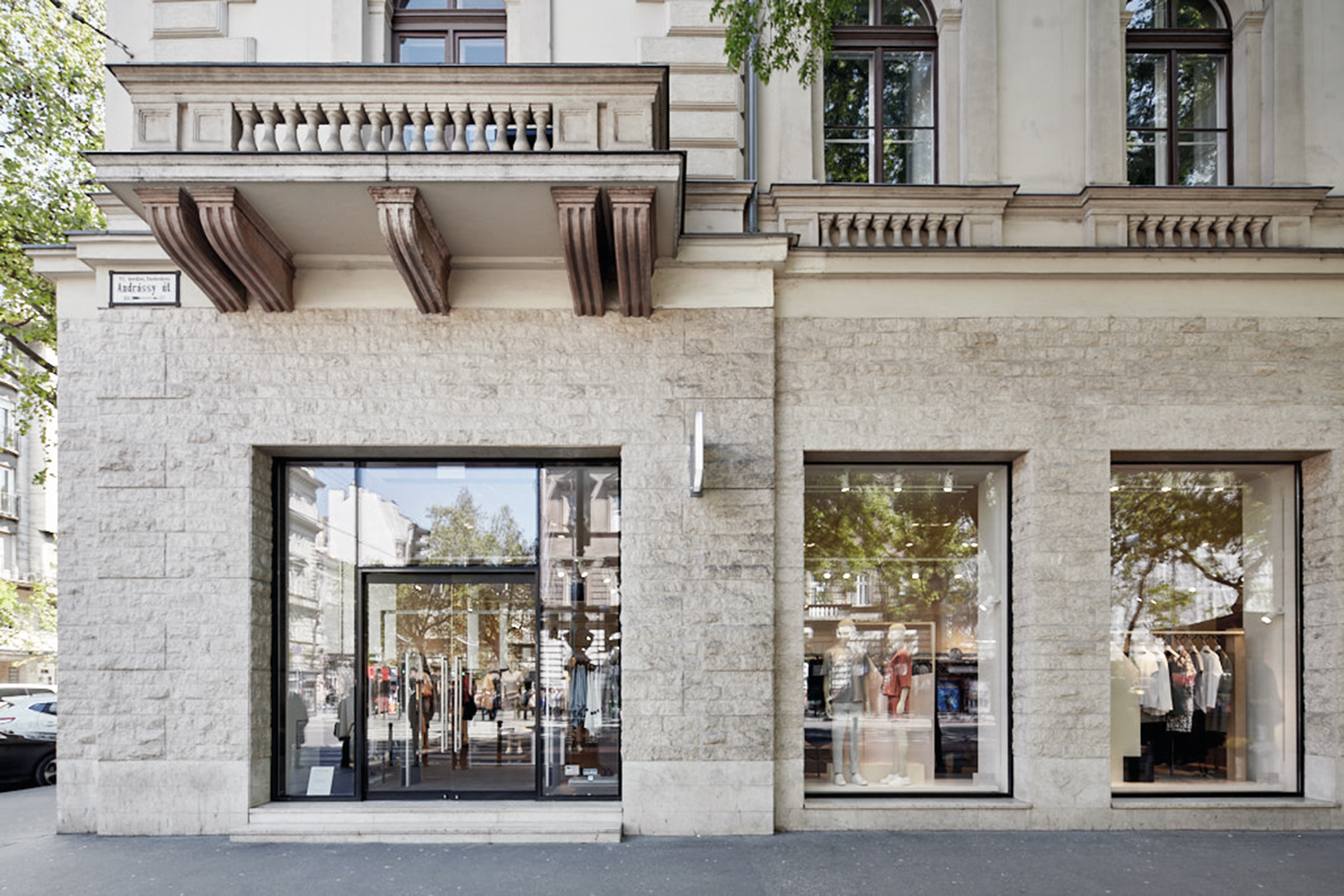 021 andrassy 33