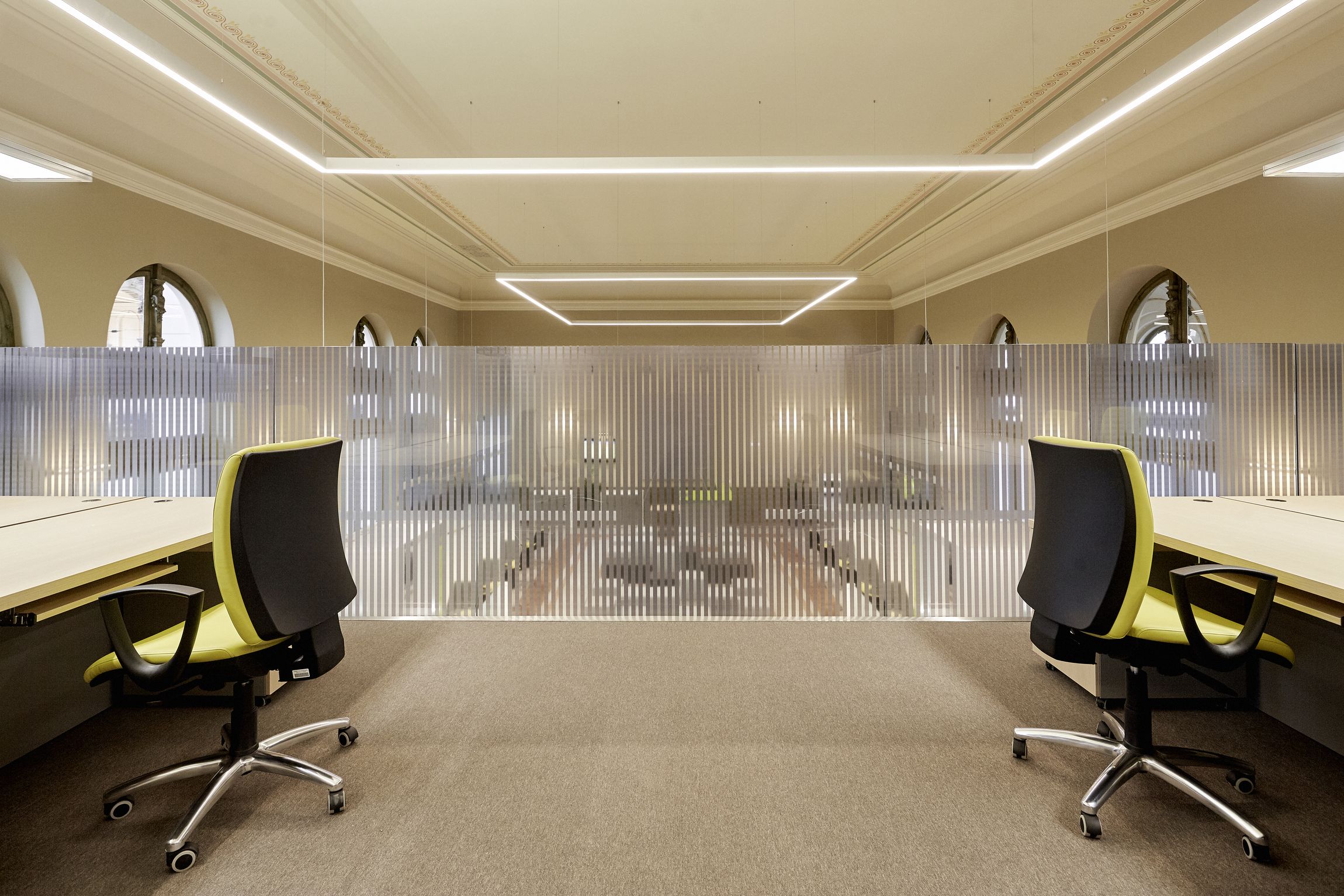 093 keleti kormanyablak
