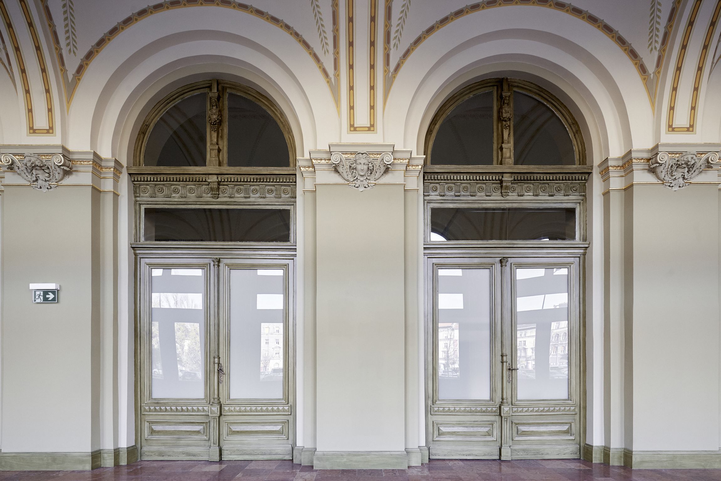 093 keleti kormanyablak