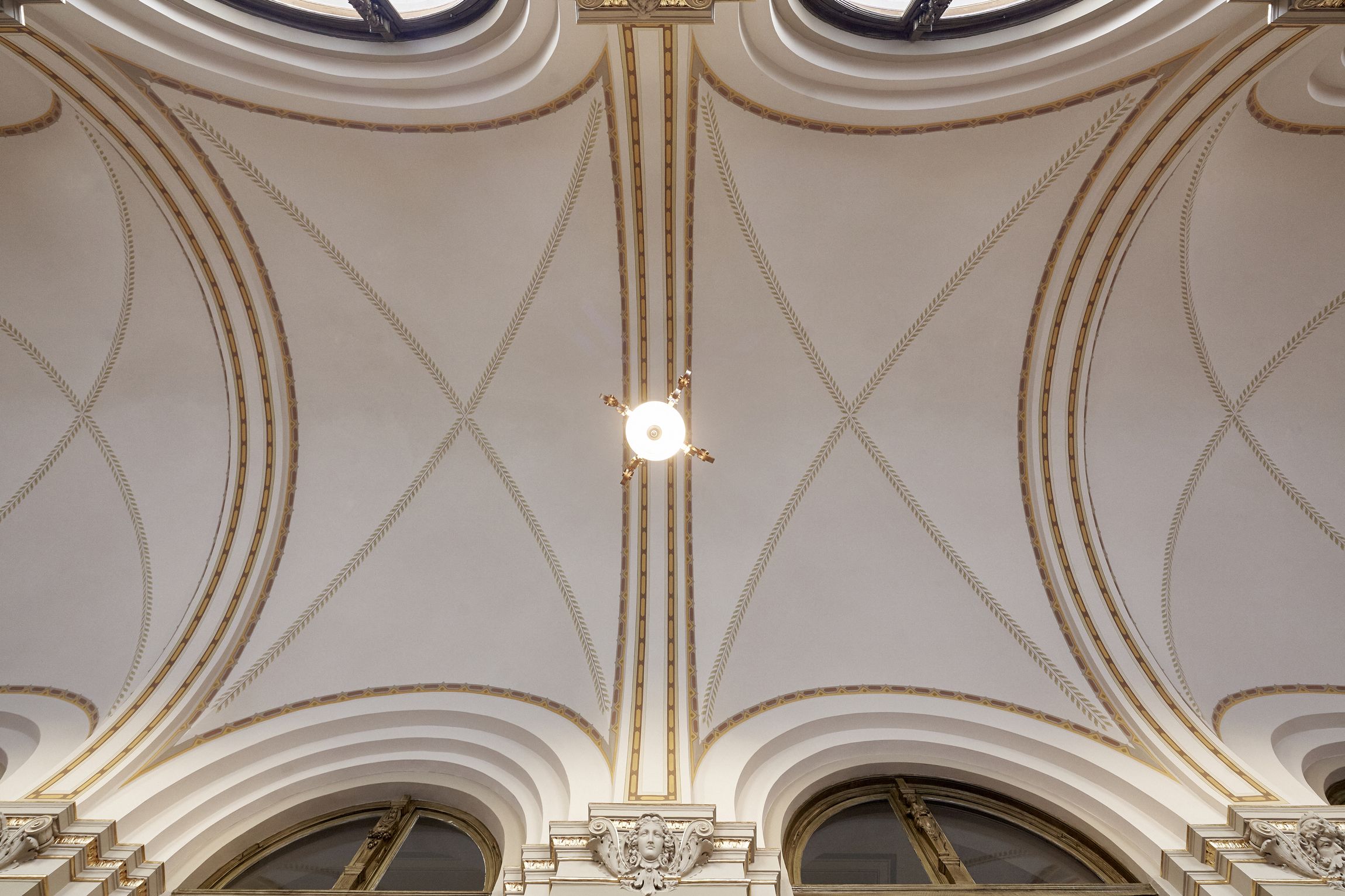 093 keleti kormanyablak